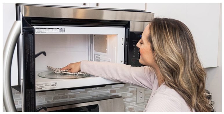 how to clean a microwave